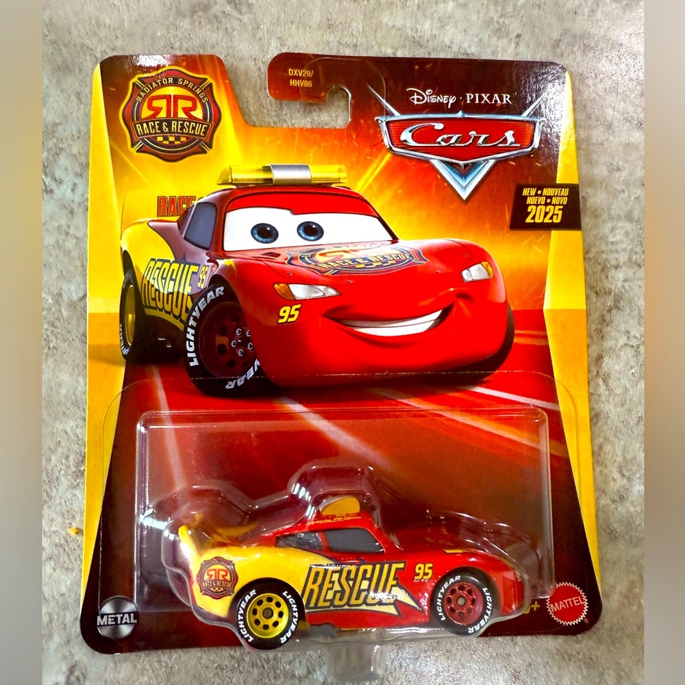 2025 Disney Pixar Cars Radiator Springs Race & Rescue LIGHTNING MCQUEEN